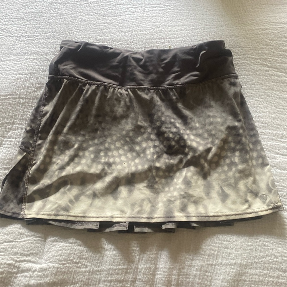 Lululemon snowy owl speed skort size 2